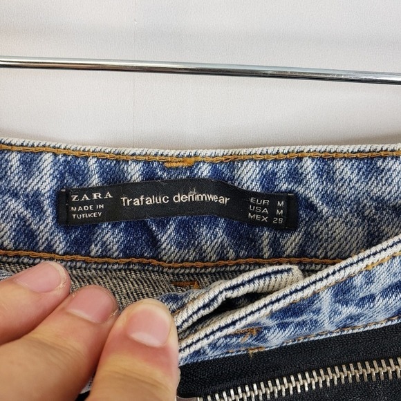 Zara Trafaluc Denimwear Mini Skirt with Zipper and Woven Detailing SZ M - Picture 3 of 5